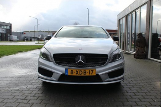 Mercedes-Benz A-klasse - 180 Ambition AMG Styling Pakket Xenon Panorama Dealer onderhouden - 1