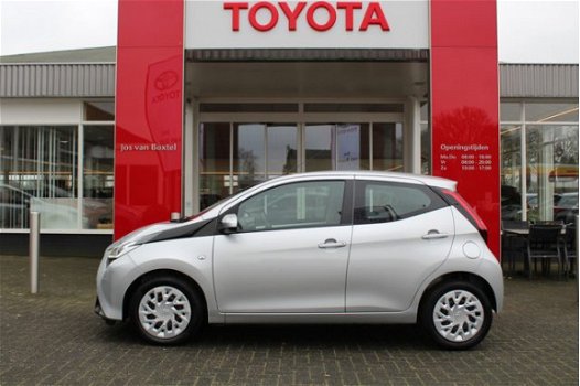 Toyota Aygo - 1.0 VVT-i x-play CARPLAY/ AIRCO/ CAMERA/ DAB RADIO - 1