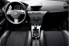 Opel Astra GTC - 2.0 T OPC 241 PK 92dkm 18 inch Xenon