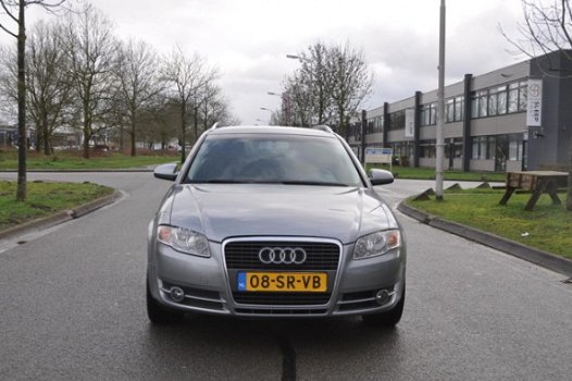 Audi A4 Avant - 2.0 TDI Pro Line AUTOMAAT CLIMA/NAVIGATIE - 1