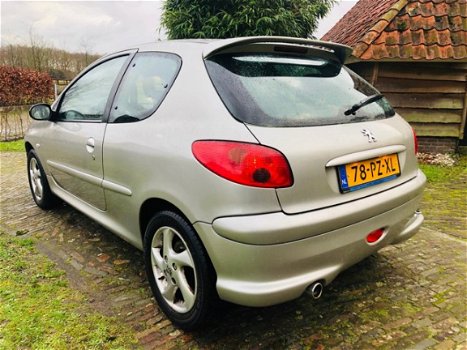 Peugeot 206 - 1.6-16V Griffe -NL AUTO-LMV-JBL SOUND-LEER - 1