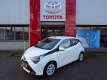 Toyota Aygo - 1.0 VVT-i x-play / Airco / Smartphone Integration / DAB / Parkeercamera / Bluetooth / - 1 - Thumbnail