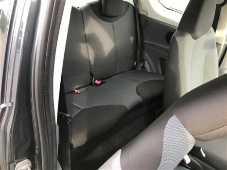 Toyota Aygo - 1.0-12V sport vol optie`s airco nieuwe apk - 1