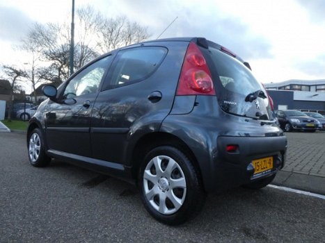 Peugeot 107 - 1.0 12V 68PK AUT 2 TRONIC 5D AIRCO - 1