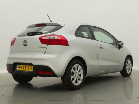 Kia Rio - 1.2 CVVT ComfortLine incl. Winterset // Navi / Airco / Dealeronderhouden - 1