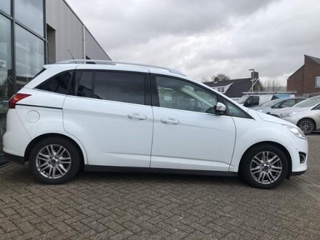 Ford Grand C-Max - 1.0 Titanium Ecoboost 125PK Navi Trekhaak Camera Parkeersensoren *Dealer Onderhou - 1