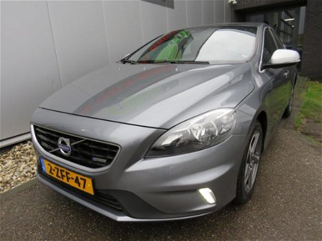 Volvo V40 - 2.0 D4 R-Design Business Panoramadak Harman/Kardon Leder/Stoelverw Navi Clima PDC Blueto - 1