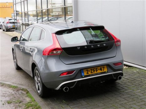 Volvo V40 - 2.0 D4 R-Design Business Panoramadak Harman/Kardon Leder/Stoelverw Navi Clima PDC Blueto - 1