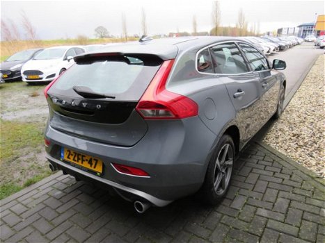 Volvo V40 - 2.0 D4 R-Design Business Panoramadak Harman/Kardon Leder/Stoelverw Navi Clima PDC Blueto - 1