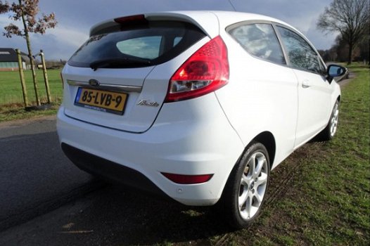 Ford Fiesta - 1.25 Titanium keurig netjes en rijdt heerlijk - 1