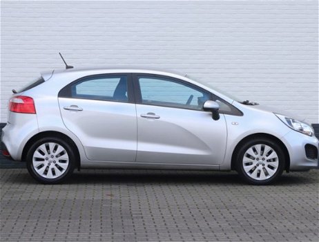 Kia Rio - 1.2 CVVT Comfort Pack Navi Camera Bluetooth 28958 km - 1