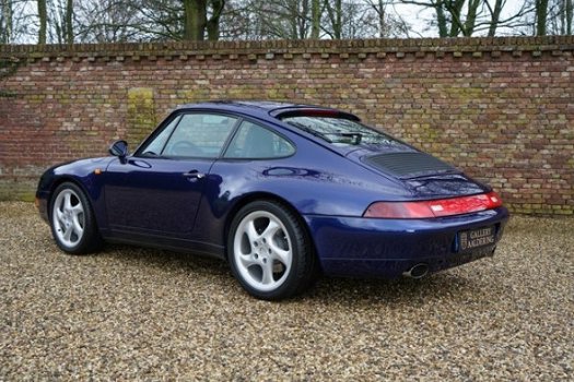 Porsche 911 - 993 Carrera Coupé original Dutch delivered, only 99.335 km - 1