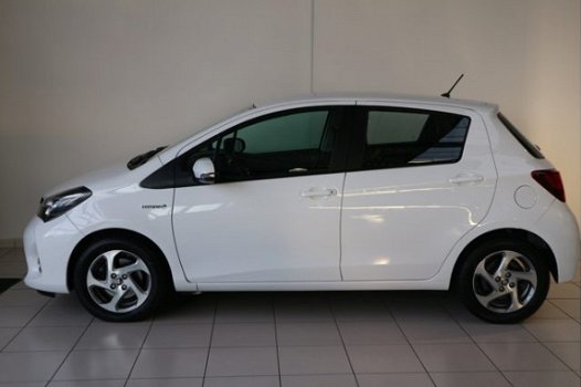 Toyota Yaris - 1.5 Hybrid Lease | Parkeer camera | LM Velgen | Climate control | Parkeersensoren v + - 1