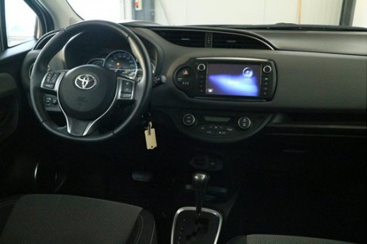 Toyota Yaris - 1.5 Hybrid Lease | Parkeer camera | LM Velgen | Climate control | Parkeersensoren v + - 1