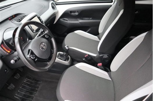 Toyota Aygo - 1.0 VVT-i x-sport Navigatie - 1