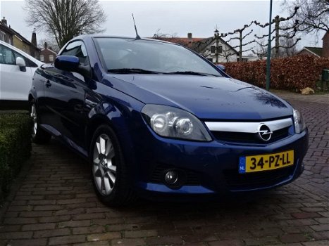 Opel Tigra TwinTop - 1.8 16V Sport + Airco/ Navigatie/ NL auto - 1