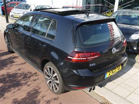 Volkswagen Golf - 1.4 TSI GTE - 1