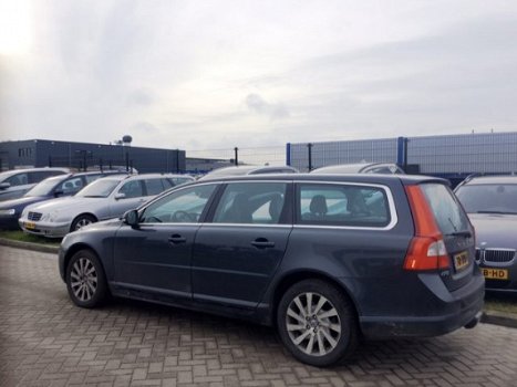 Volvo V70 - 2.0 D3 Limited Edition | Xenon | Leder | Navigatie - 1