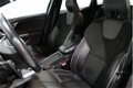 Volvo V40 - 2.0 D4 190 pk R-Design Navi, Bluetooth, Cruise Control, Parkeerhulp - 1 - Thumbnail