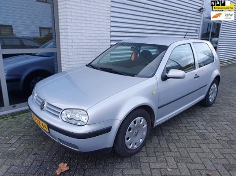 Volkswagen Golf - 1.4-16V Stuurbekrachteging, Apk 03-2021 - 1