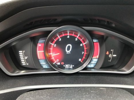 Volvo V40 - T4 Intro Line, Navi, Camera, 17