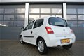 Renault Twingo - 1.2-16V Authentique - 1 - Thumbnail