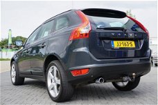 Volvo XC60 - 2.4D 175pk MOMENTUM Open dak/Leder/Trekhaak/20"/Xenon