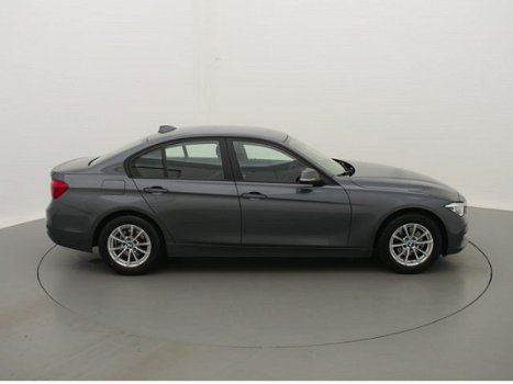 BMW 3-serie - 318iA 136pk Automaat Essential Business - 1