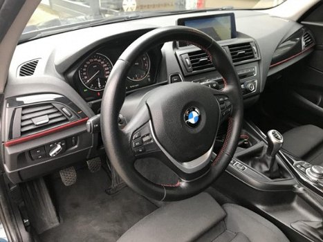BMW 1-serie - 116i 136PK 5-Deurs Navi Xenon Sportstoelen Trekhaak - 1