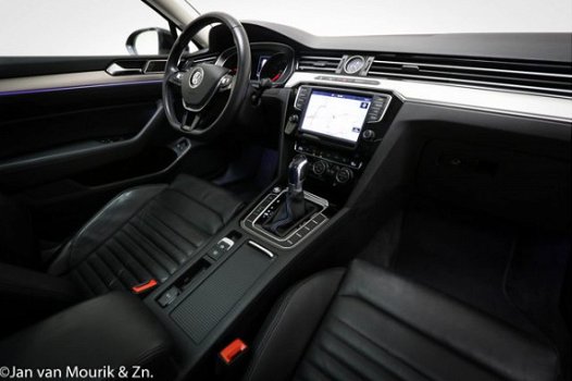 Volkswagen Passat Variant - 1.4 TSI GTE Highline // EX-BTW | LED | PANORAMADAK | LEDER | 360° CAM | - 1