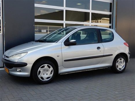 Peugeot 206 - 1.4 XT Stuurbekrachtiging/RadioCD - 1