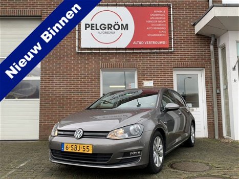 Volkswagen Golf - 1.6 TDI Highline BlueMotion Navi ECC PDC v+a Cruise Trekhaak - 1