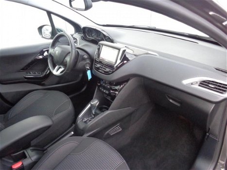 Peugeot 208 - 1.2 110 PK 5 DEURS AUTOMAAT ALLURE | ECC | NAV | RADIO BLUETOOTH | PANORAMADAK | - 1