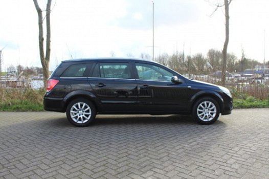 Opel Astra Wagon - 1.8 Temptation - 1