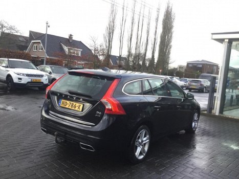 Volvo V60 - 2.4 D6 AWD PLUG-IN SUMMUM - 1