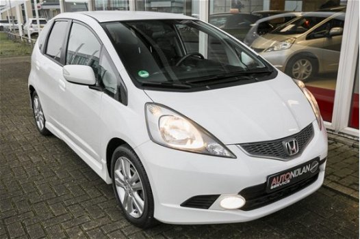 Honda Jazz - 1.4 100 pk/ 26 dkm/1e eigenaar/ airco/ sport uitvoering. dec 2010 - 1