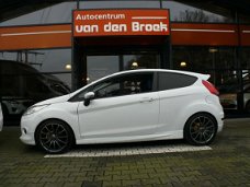 Ford Fiesta - 1.6 Titanium 120PK St Line Leder Individual Climate Ctr Stoelverwarming Spoiler Pakket