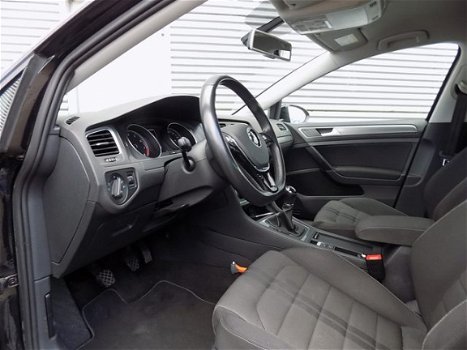 Volkswagen Golf - 1.2 TSI 110PK Navigatie, Adaptive cruise control, Parkeersensoren v+a, Climate con - 1