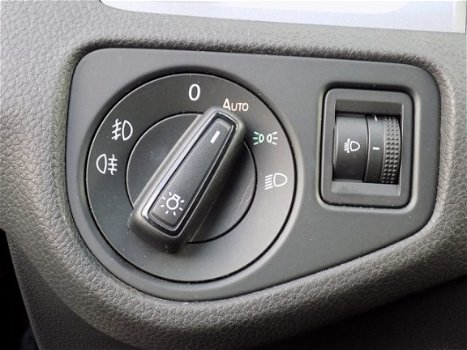 Volkswagen Golf - 1.2 TSI 110PK Navigatie, Adaptive cruise control, Parkeersensoren v+a, Climate con - 1
