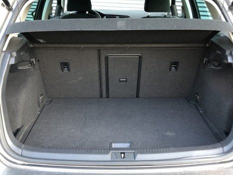Volkswagen Golf - 1.4 TSI 150PK Allstar Stoelverwarming parkeersensoren navigatie DSG-automaat - 1