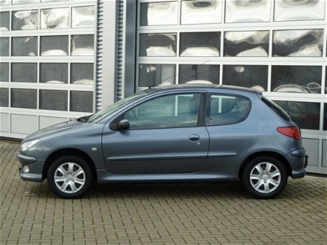 Peugeot 206 - 1.4 Forever bj.2007 AIrco | Lage km - 1