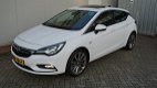 Opel Astra - 1.4 T 150pk Innovation Schuif/kanteldak AGR Leder 18inch LM Led Intellilux *NL auto* Ze - 1 - Thumbnail