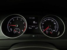 Volkswagen Golf - 1.0 110pk TSI Comfortline | Navigatie | Adaptieve Cruise Control | Parkeerhulp V+A