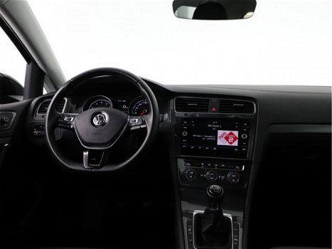 Volkswagen Golf - 1.0 110pk TSI Comfortline | Navigatie | Adaptieve Cruise Control | Parkeerhulp V+A - 1