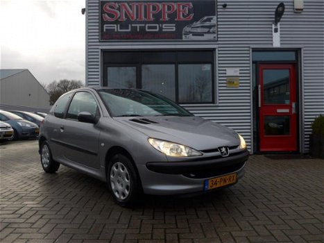 Peugeot 206 - 1.4 Pop' Art -STUURBEKRACHTIGING-RADIO/CD-SPELER-158.934 KM'S - 1