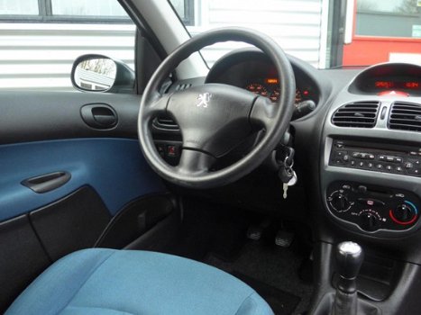 Peugeot 206 - 1.4 Pop' Art -STUURBEKRACHTIGING-RADIO/CD-SPELER-158.934 KM'S - 1