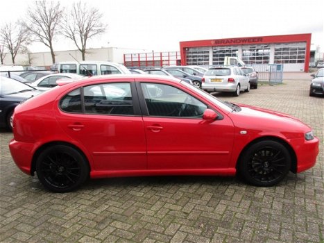 Seat Leon - 1.8-20VT Topsport UNIEKE STAAT - 1