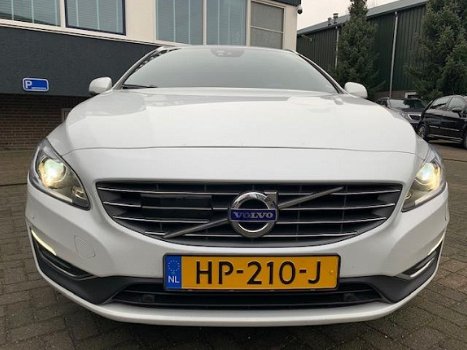 Volvo V60 - Hybrid 225pk EX.BTW|Automaat|Leder|add.cruise | schuifdak|Stoelverwarming| - 1