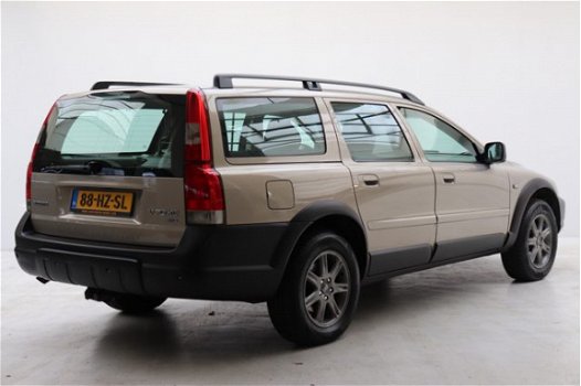 Volvo V70 Cross Country - 2.4 T Geartronic Ocean Race Navigatie, Leder, Automaat, AWD, YOUNGTIMER - 1