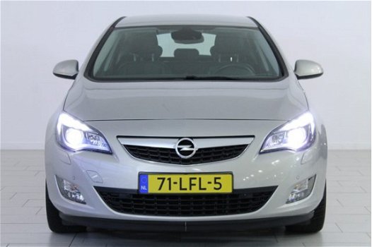 Opel Astra - 1.4 Turbo Cosmo 140PK | LEER | NAVI | COMFORTZETELS | TREKHAAK AFN. | ZEER LUXE | DEALE - 1